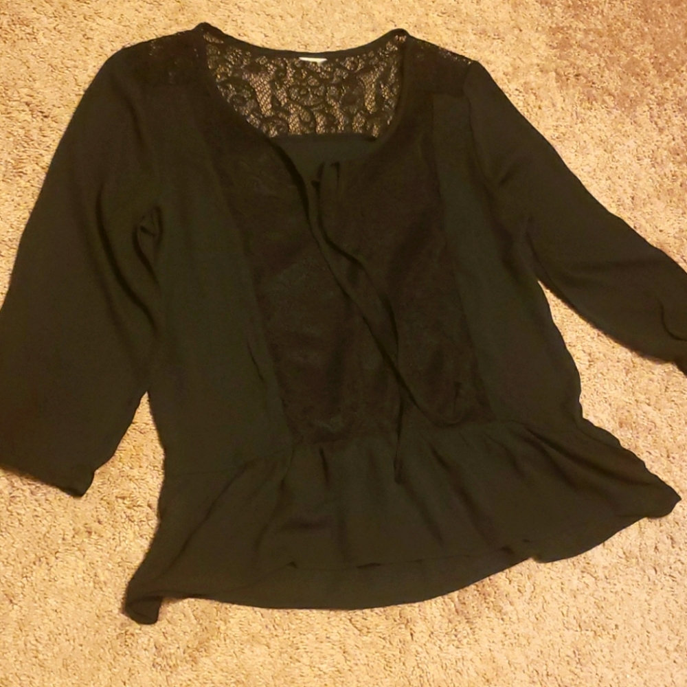 Lace, ruffles, and ties 3/4 sleeve sz M